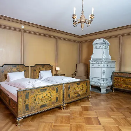 Chesa Spuondas מלון