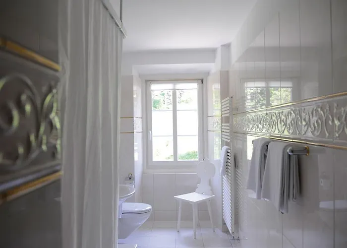 Chesa Spuondas מלון