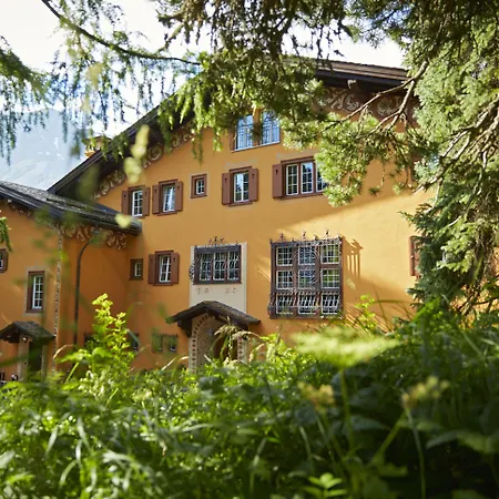 ホテル シェサ スプオンダス 3*